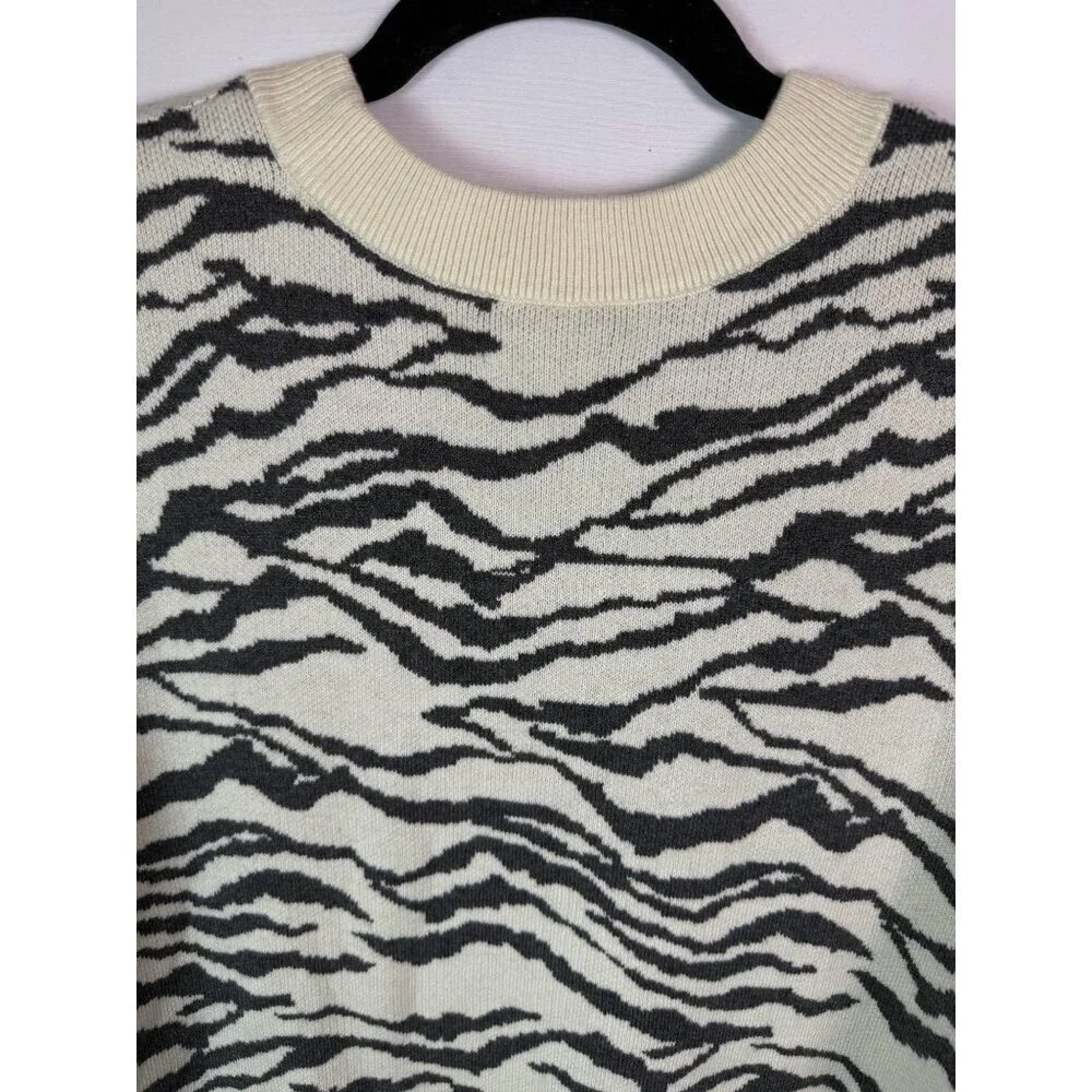 Daily Ritual Womens‎ Crewneck Sweater Animal Printed size Medium Outdoor Stretch